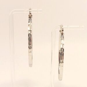 Simone I. Smith Queen Cobra Oval Hoops New